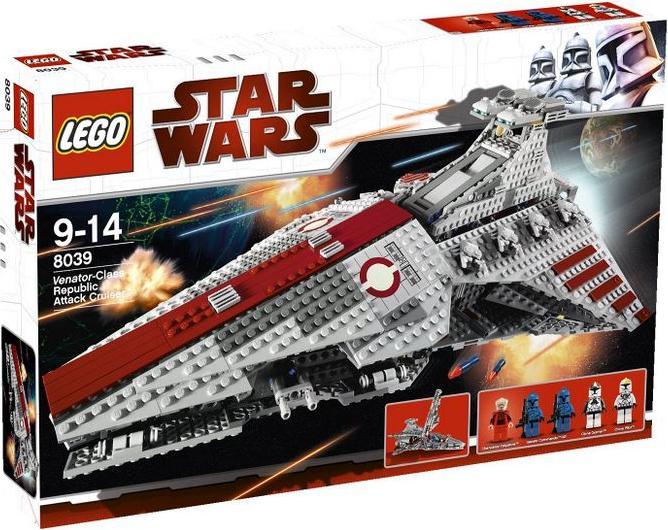 Actual product image LEGO Venator class Republic Attack Cruiser (8039)