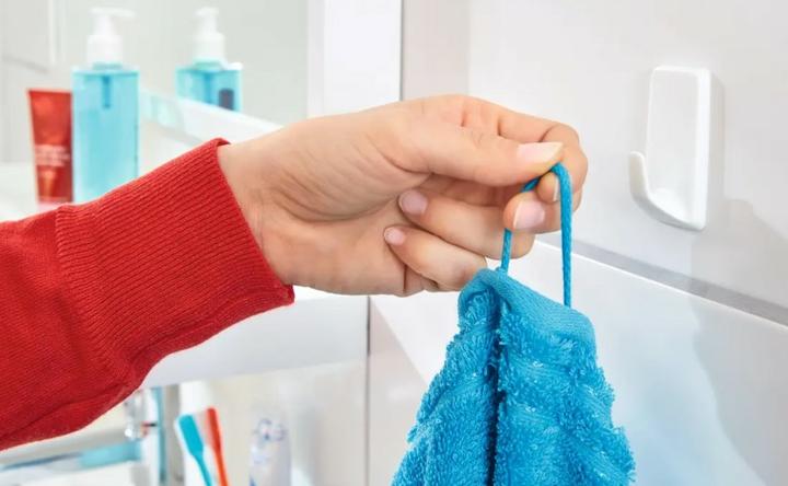 Image du produit tesa Crochet adhésif Powerstrips LARGE carré - 2 x crochets muraux auto-adhésifs