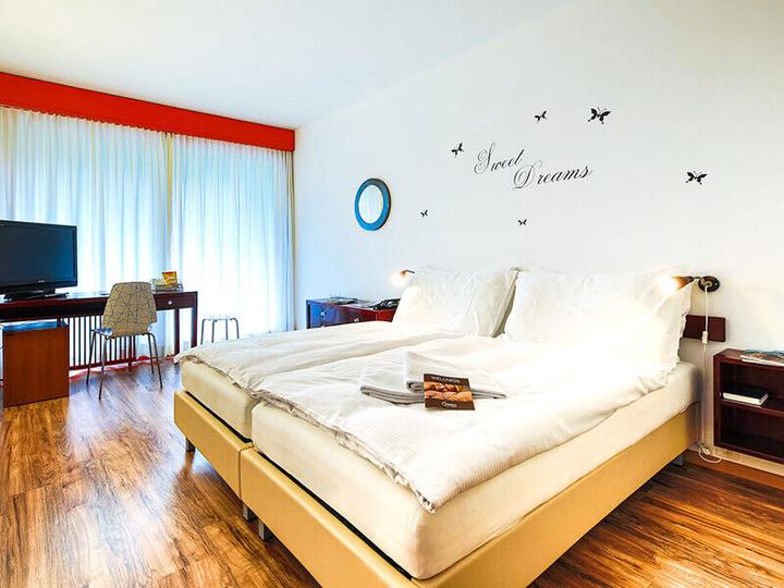 Actual product image Smartbox 2 nights in the green Swiss valleys for mum (2 pers.)