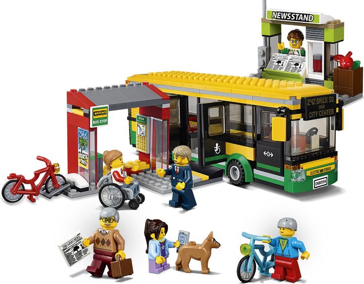 Actual product image LEGO City bus station (60154, LEGO City)