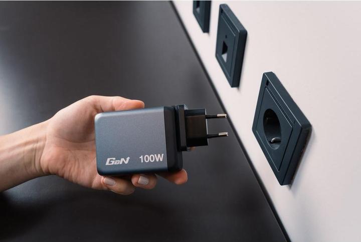 Actual product image Verbatim GNC-100 GaN Charger (100 W)