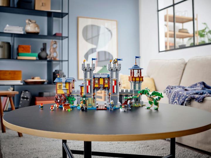 Produktbild LEGO Mittelalterliche Burg (31120, LEGO Creator 3-in-1, LEGO Seltene Sets)
