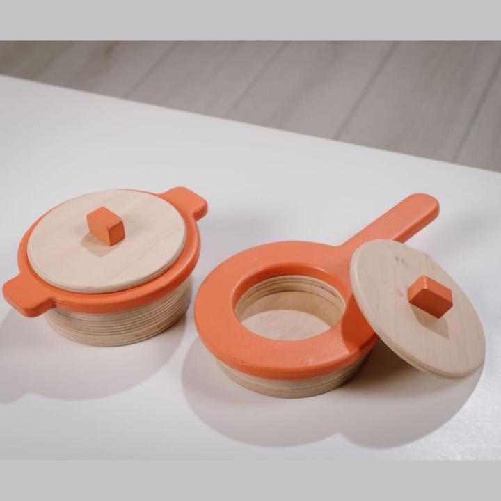 Produktbild Activity Board Holzspielzeugset, Küchenutensilien, tolles Geschenk, Kochset für Kinder - Topf und Pfanne, Lachs