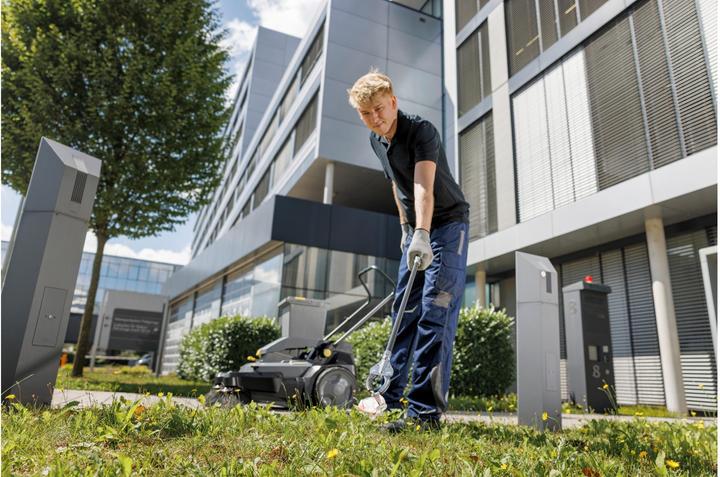 Actual product image Kärcher Sweeper KM 70/30 C BP with 2 side brushes