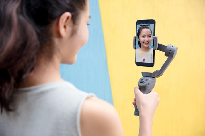 Immagine prodotto DJI Gimbal per smartphone Osmo Mobile 3 (0.20 kg)