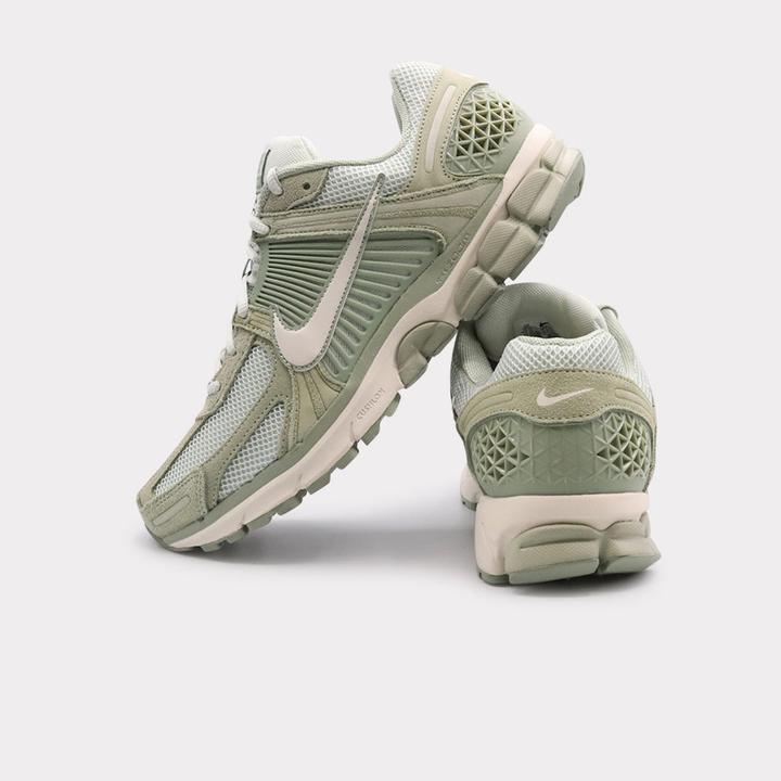 Image du produit Nike Zoom Vomero 5 (44)