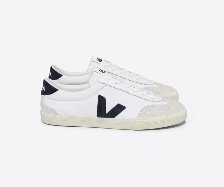 Actual product image Veja Volley (42)