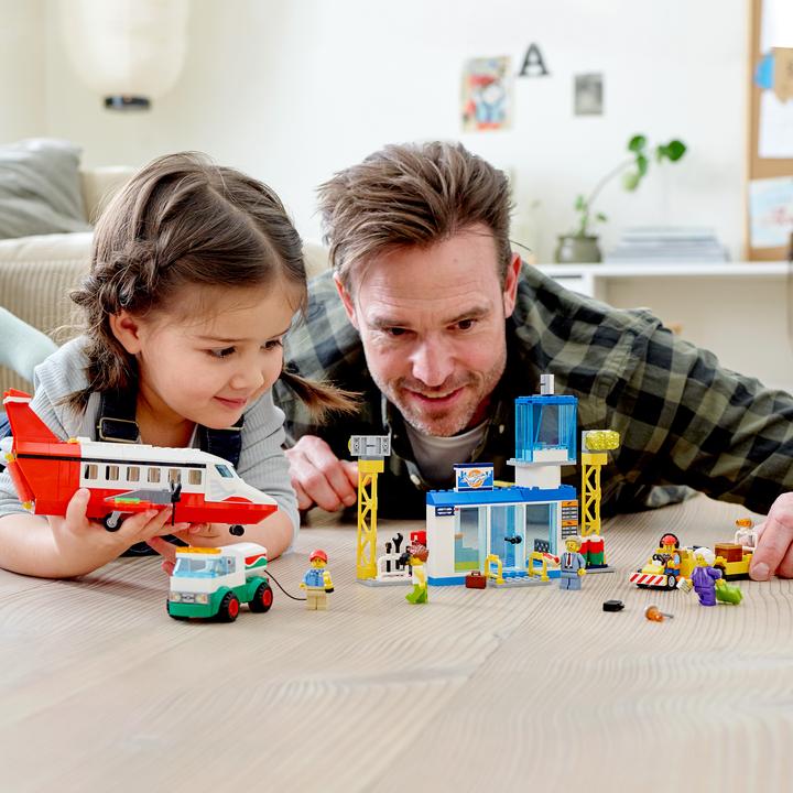 Produktbild LEGO Flughafen (60261, LEGO City)