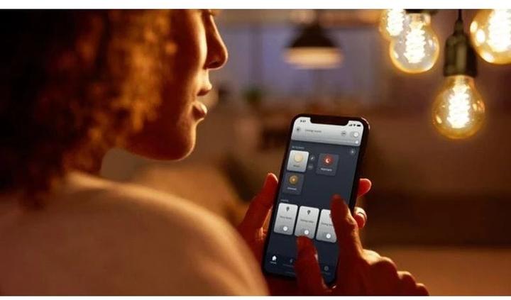 Produktbild Philips Hue Giant BT (E27, 7 W, 550 lm, 1 x, G)