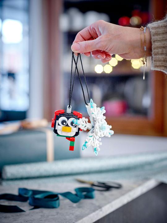 Produktbild LEGO Pinguin mit Schneeflocke (40572, LEGO DC)
