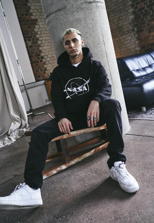 Image du produit Mister Tee NASA Black-and-White Insignia Hoody (XS)