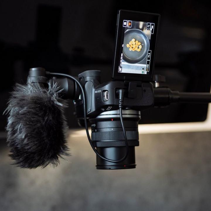 Image du produit Canon EOS R50 Creator Kit (18 - 45 mm, 24.20 Mpx, APS-C / DX)