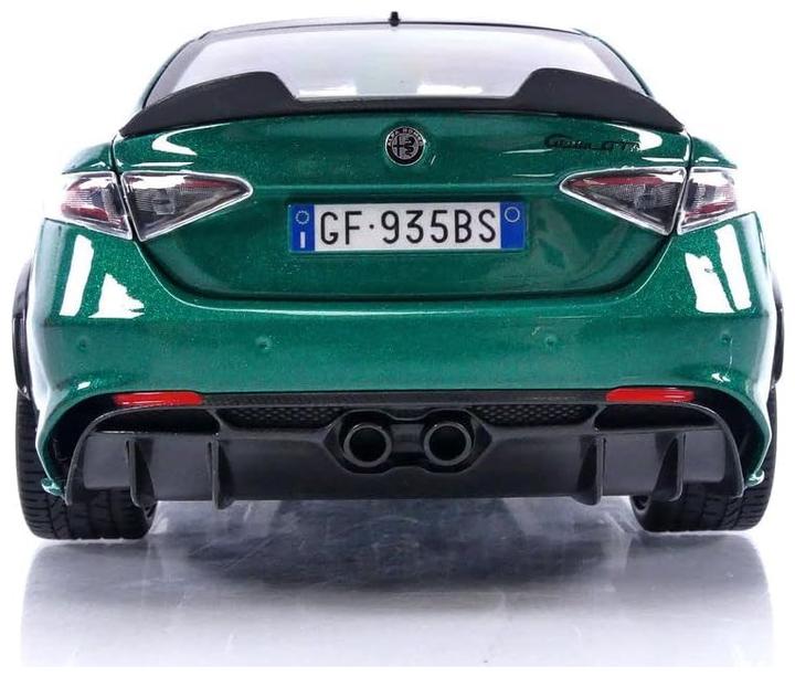 Actual product image Bburago 928814.004 bburago- Alfa Romeo Giulia GTA 20020 1:18 verde
