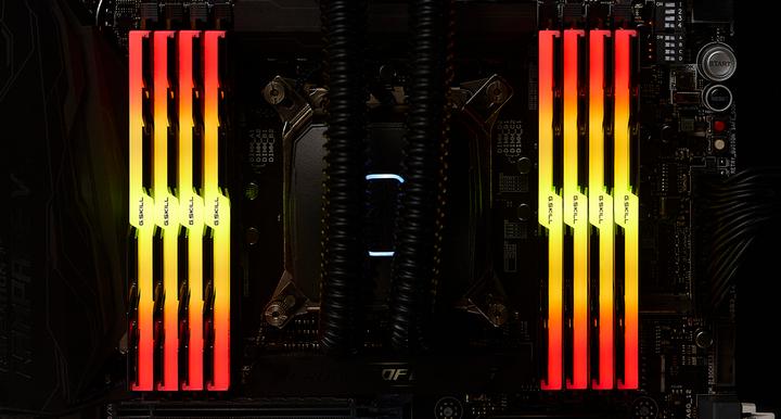 Produktbild G.Skill Trident Z RGB (8 x 16GB, 2400 MHz, DDR4-RAM, DIMM)