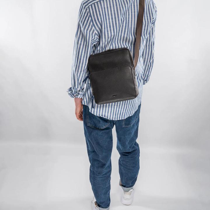 Actual product image Braun Büffel Shoulder bag Novara 26354