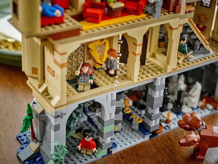 Actual product image LEGO Schloss Hogwarts: Der Hauptturm (76454, LEGO Harry Potter)