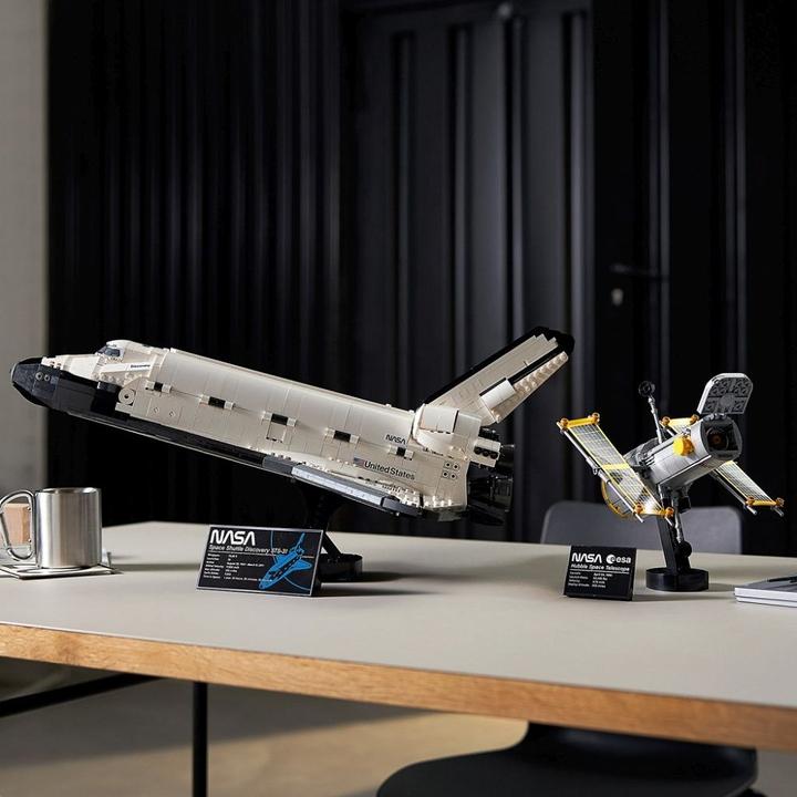 Image du produit LEGO Navette spatiale Discovery de la NASA (10283, LEGO difficiles à trouver)