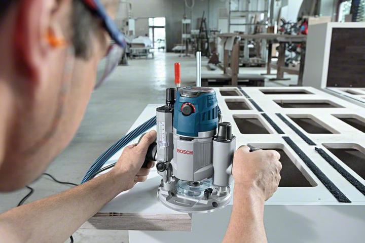 Produktbild Bosch Professional GOF 1600 CE