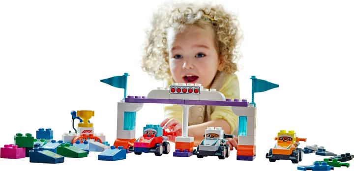 Produktbild LEGO F1 Team Rennautos mit Rennfahrern (10445)