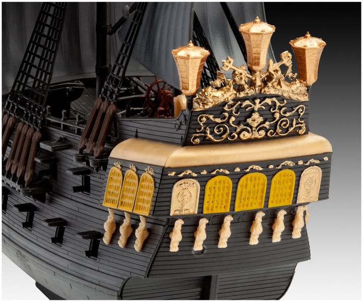 Actual product image Revell Black Pearl