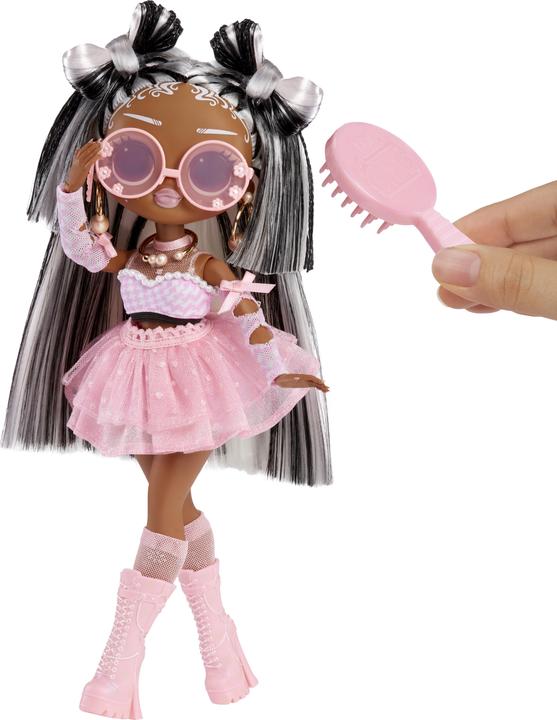 Actual product image L.O.L. Surprise! OMG Sunshine Makeover Switches