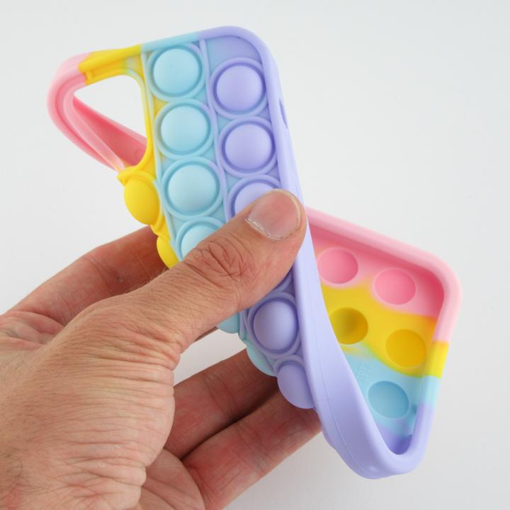 Produktbild PhoneLook Hülle Silikon Luftblasen Anti-Stress Regenbogen (Apple iPhone 12 Pro Max)