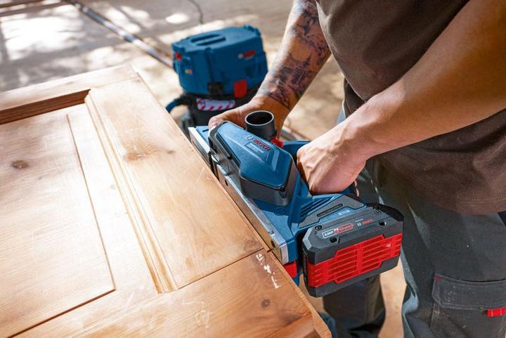 Actual product image Bosch Professional Cordless planer GHO 18V-26, in box
