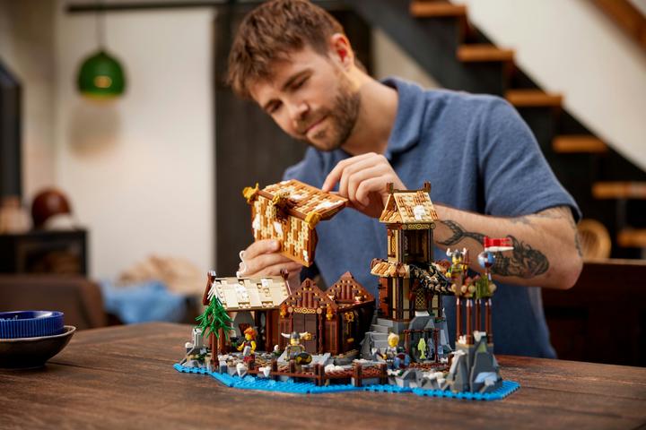 Actual product image LEGO Ideas Viking Village (21343, LEGO Ideas, LEGO Rare Sets)