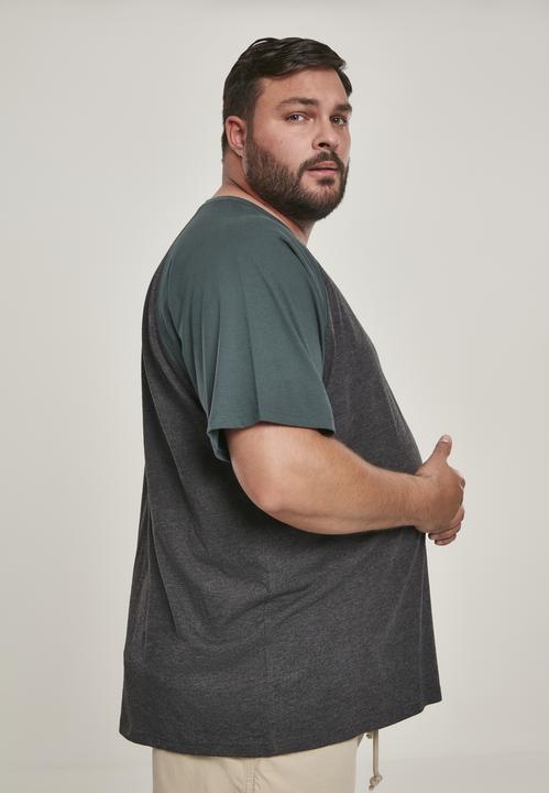 Actual product image Urban Classics Raglan Contrast Tee (5XL)
