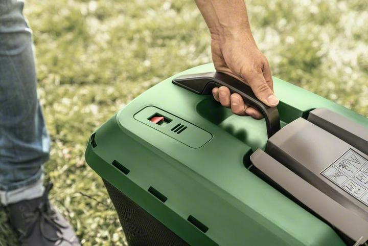 Produktbild Bosch Home & Garden 35cm Elektro Rasenmäher Universal Rotak 450 (Netzbetrieb)