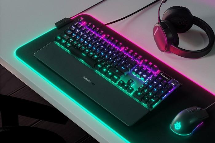 Produktbild SteelSeries Apex 5 (DE, Kabelgebunden)
