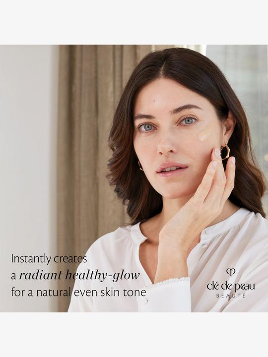 Produktbild Clé De Peau Radiant Fluid Foundation Natural O10 (O10 - Light Ocher)