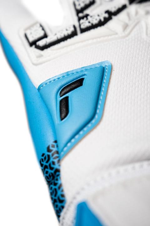 Actual product image Reusch Attract Freegel Aqua (9.5)