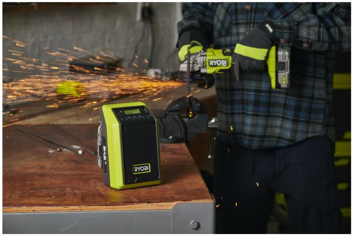 Image du produit Ryobi RRDAB18-0 18 V ONE+ Radio Bluetooth sans fil, DAB/DAB+ Fun (AM, FM, DAB, Bluetooth)