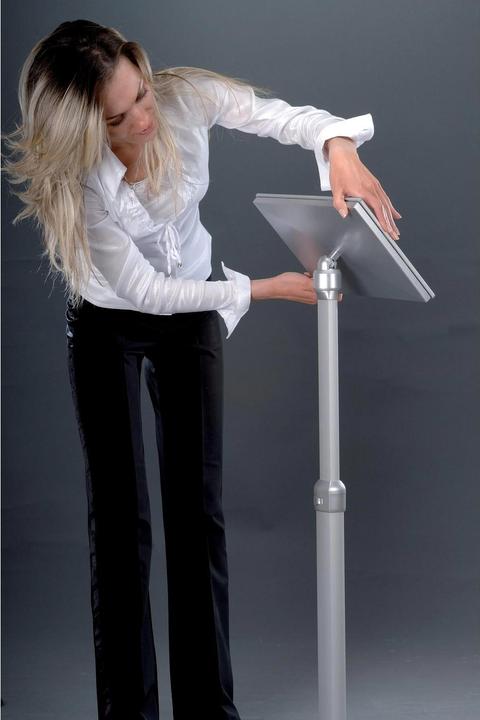 Produktbild Franken Infoständer "Universal", DIN A3, Höhe: 910-1.310 mm Aluminium-Klapprahmenprofil mit Kunststoffecken (A3)