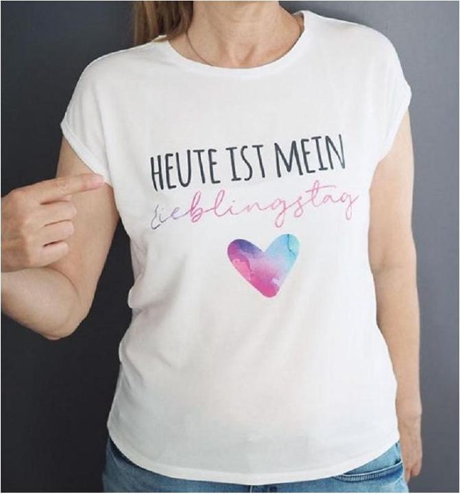 Actual product image Textilien gestalten mit dem Hobbyplotter Applikationen für T-Shirts, Kissen, Taschen und mehr (German, Sarah Kalweit, 2018)