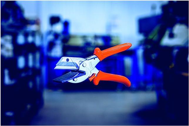 Actual product image Löwe Flat ribbon cable cutter 215 mm (215 mm)
