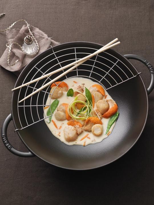 Actual product image Staub Wok (37 cm, Wok, Cast iron)