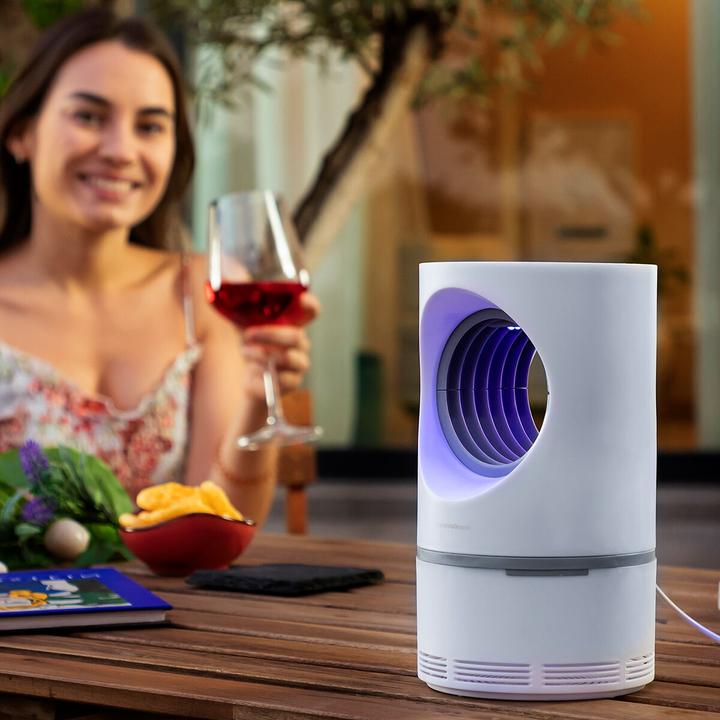 Actual product image InnovaGoods Anti-mosquito suction lamp