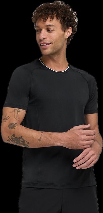 Actual product image Wilson Team Seamless Crew Men Black (L)