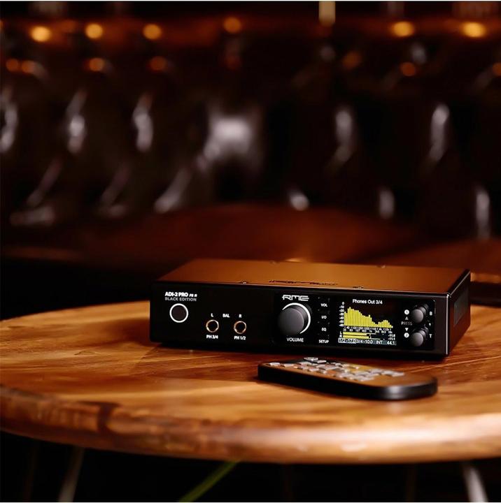 Image du produit RME Audio Wandler ADI-2 Pro FS R Black Edition (USB-DAC, Écran)