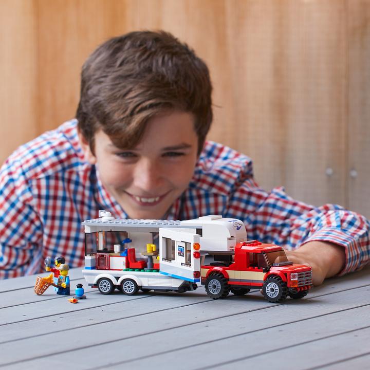Produktbild LEGO Pickup Wohnwagen (60182, LEGO City)