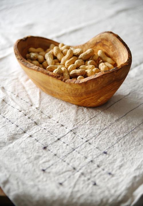 Actual product image Hendi Decorative olive wood bowl 300x190