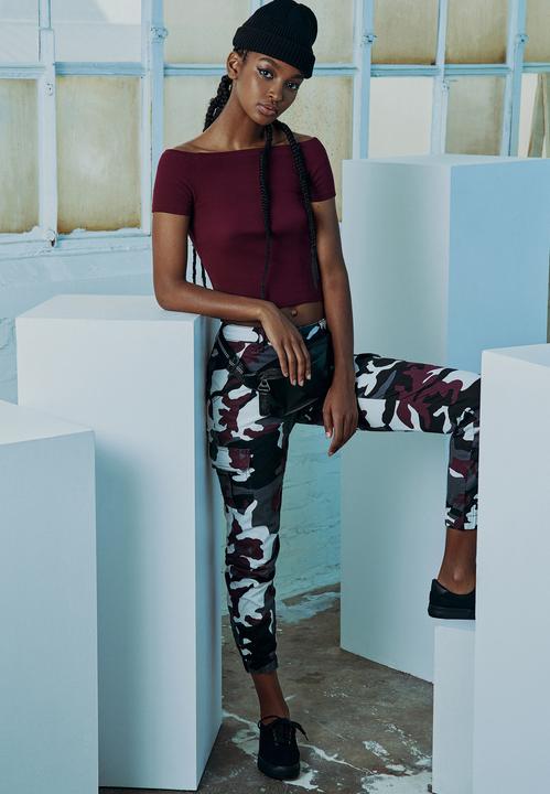 Actual product image Urban Classics Ladies High Waist Camo Cargo Pants (28)
