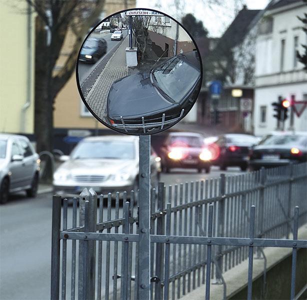 Produktbild Westfalia Sicherheitsspiegel / Verkehrs- und Überwachunsspiegel - sicher aus der Garage - 36 cm