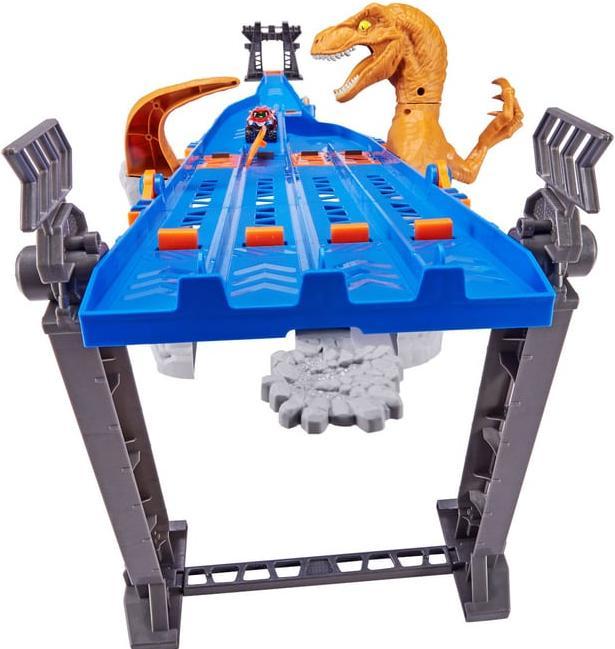 Actual product image Zuru Metal Machines - Playset - 4 Lane Raptor Attack Set (6740)