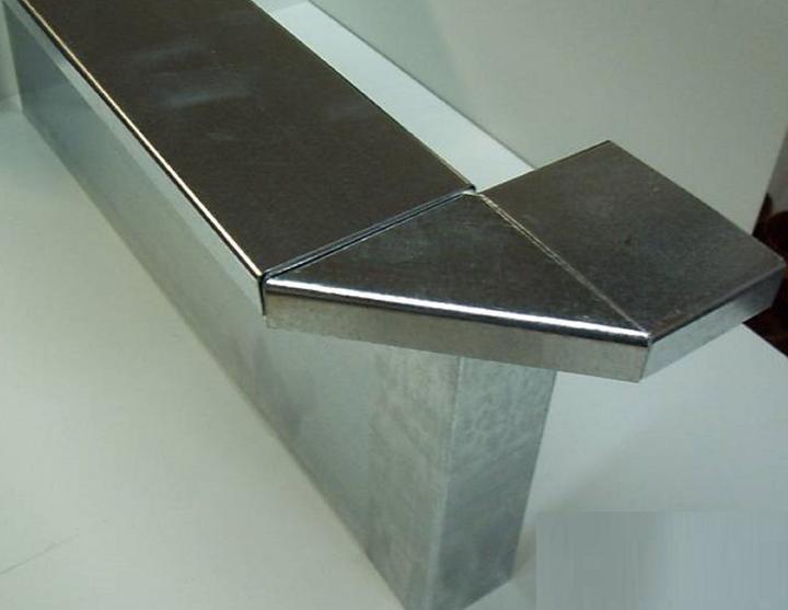 Actual product image Green Split Outside corner for snail fence 90 degrees