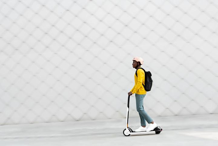 Produktbild Segway-Ninebot Elektroroller Air T15D (20 km/h, 12 km, 250 W)