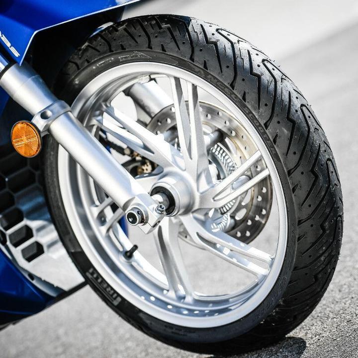 Produktbild Pirelli Angel Scooter