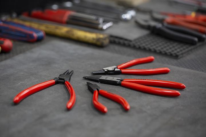 Actual product image Knipex Set of Circlip Pliers (325 mm)